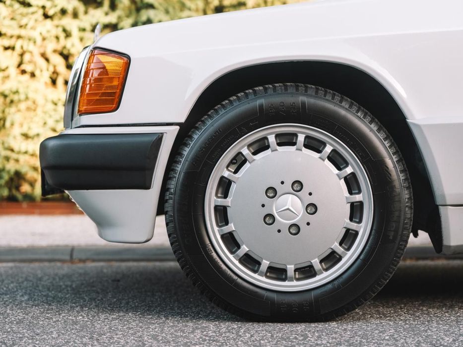 Mercedes-Benz W201 (190) Stan jak nowy-Igla, oryginalny przebieg , bezwypadkowy, automat