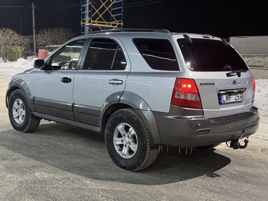 Kia Sorento 2.5 дизель АКПП полный привод рама продам или обмен