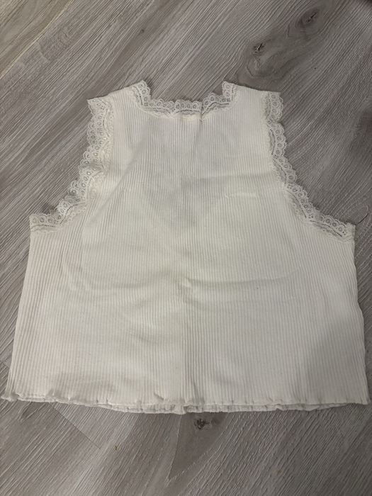 Top koronkowy biały