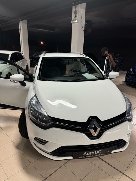 Aluguer de 2 Renault Clio para TVDE