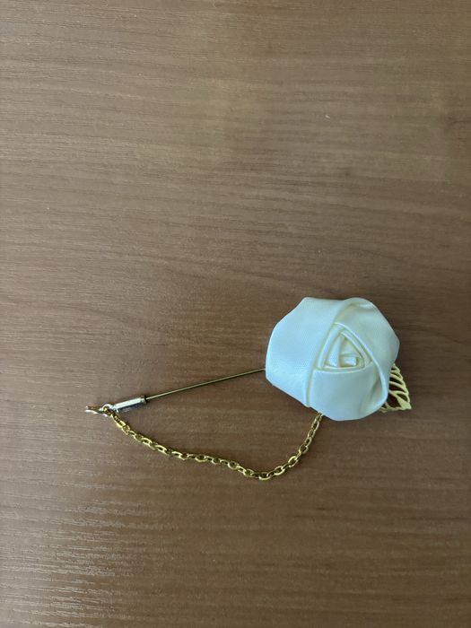 Весільна сукня і біжутерія до неї