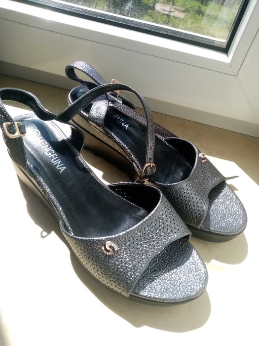 Босоножки новые р39