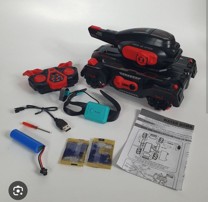 Дрифтовая машинка танк на радиоуправлении для бездорожья стреляет орби