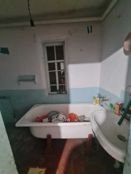 Продам будинок , район вулиці Центральна.