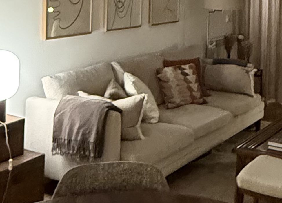 Sofa em tecido AREA