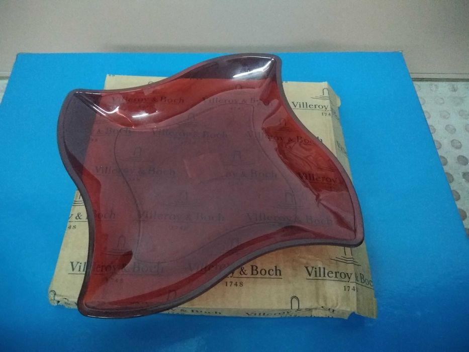 Pratos, fontes, copos Villeroy e Boch, novos em embalagem