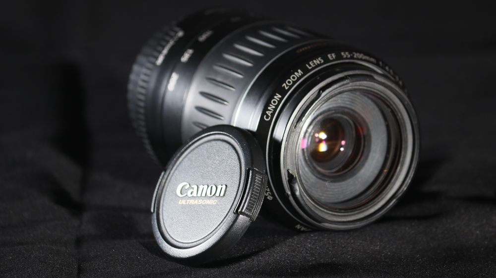 Объектив Canon EF 55-200mm f/4.5-5.6 II USM.