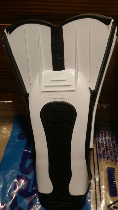 Płetwy dla dziecka 31 - 32 12 - 13 cressi włoska produkcja