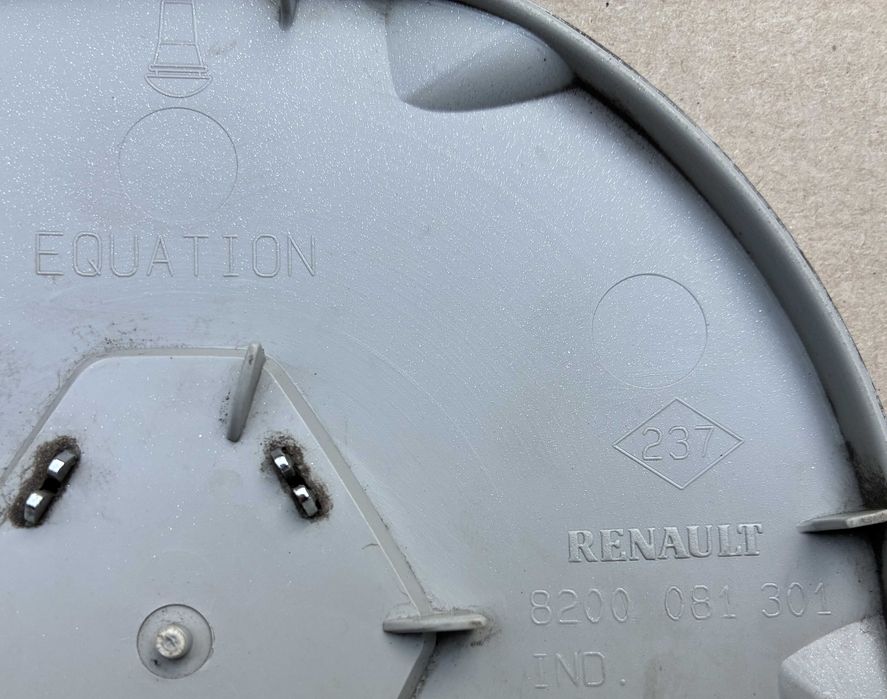 DEKLE kapsle dekielki oryginalne RENAULT komplet 4 sztuki super stan