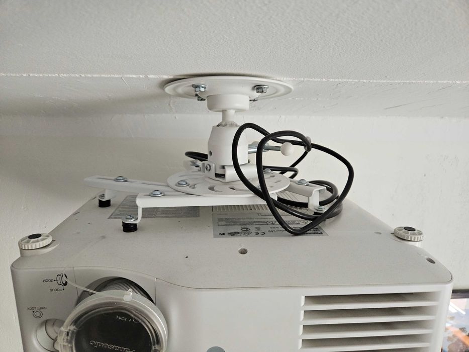 Panasonic projektor PT-AX200E używany