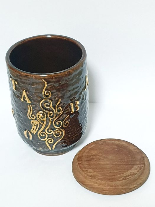 Antiga caixa de tabaco em faiança portuguesa Aleluja