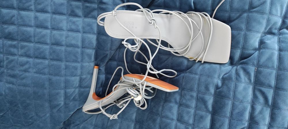 Buty ASOS szpilki 44