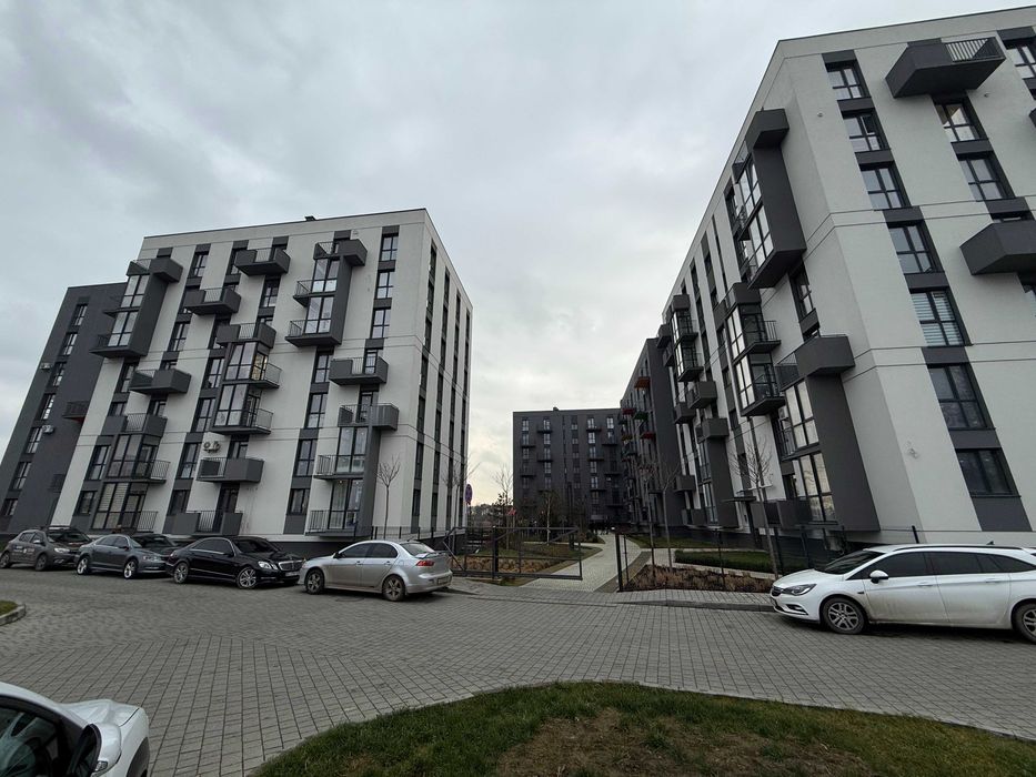 Комерційне приміщення з ремонтом 54 м² | окремий вхід | новий ЖК, Пустомити