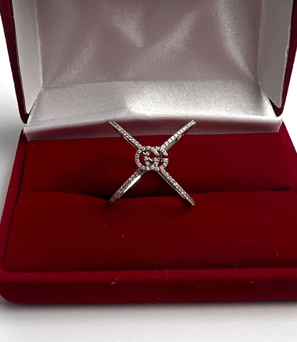 Pierścionek Gucci złoto 750 18k diamenty