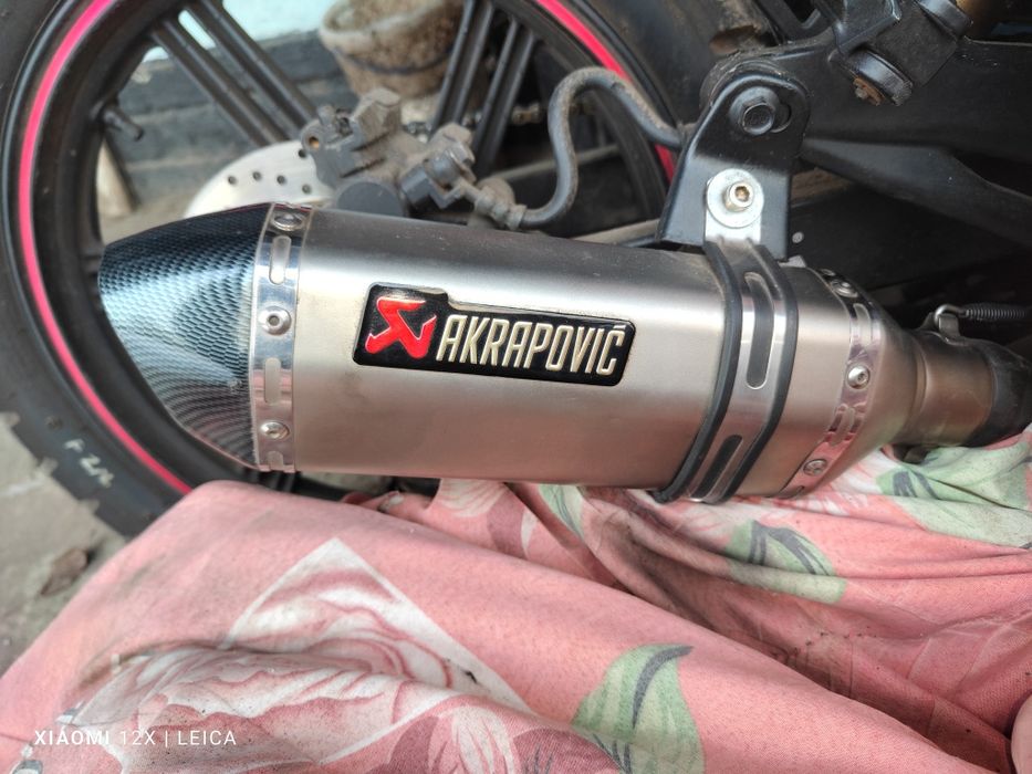 Продам трубу Akrapovic Б/У состояние 9/10