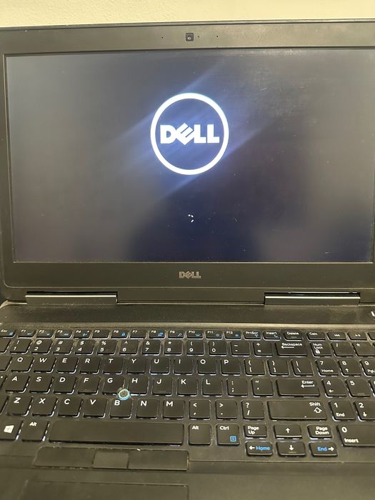 laptop Dell Precision 7520 ekran 17 cali