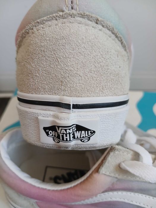 Кеди Vans оригінал ,23,5 см,стан нових (Одягненні один раз,малуваті)