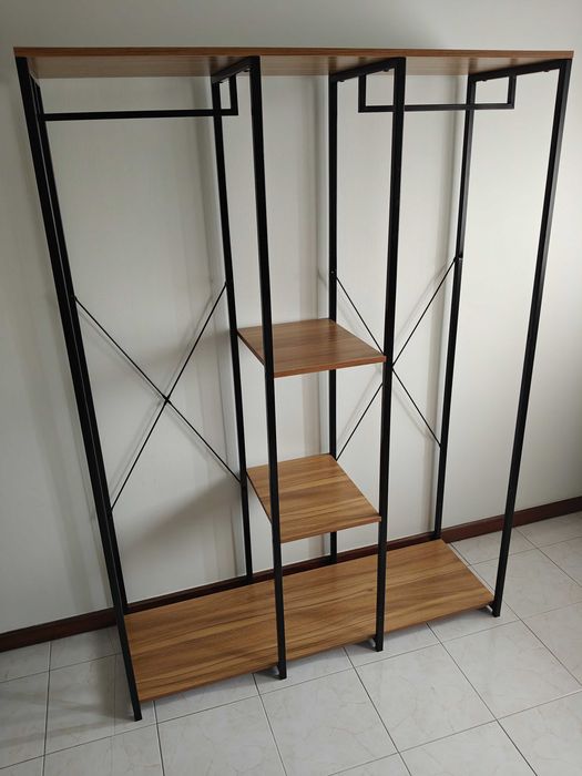 Móvel simples e funcional 120x167x40