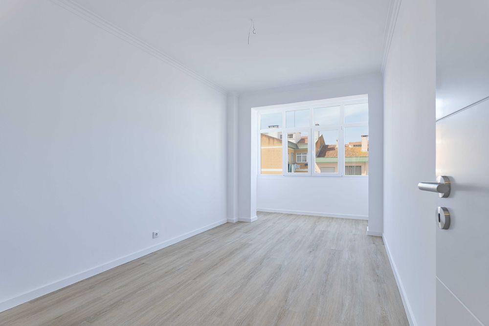 T2 TOTALMENTE REMODELADO E PRONTO A HABITAR EM AGUALVA