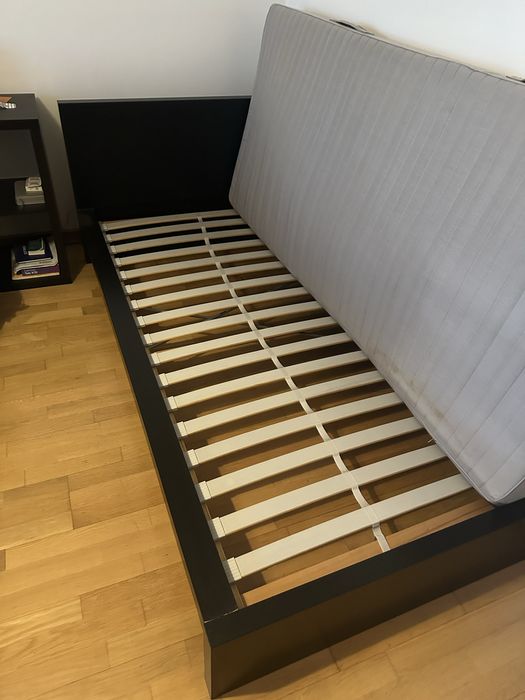 Cama de Solteiro em Madeira Preta (oferta colchao)