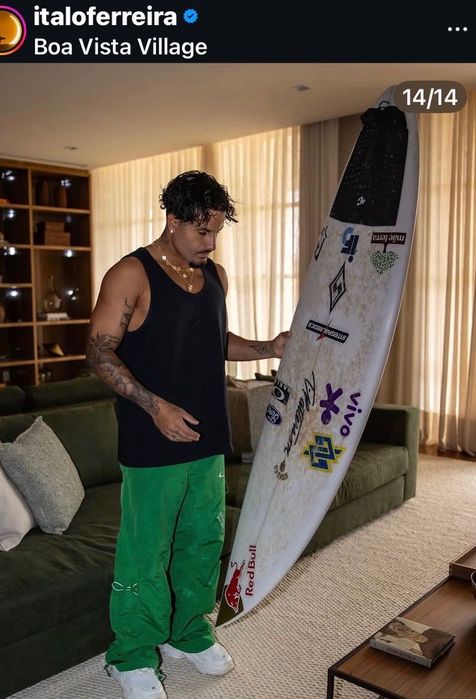 Prancha T.Parttesson feita para campeão mundial Ítalo ferreira