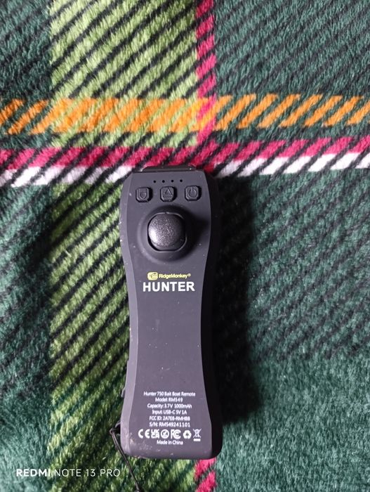 RidgeMonkey Hunter 750 Bait Boat Łódka zanętowa