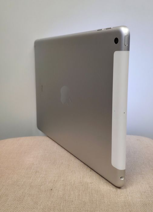 Планшет Apple Ipad 5th 128gb Wi-Fi+4G LTE 9.7 2017 Silver