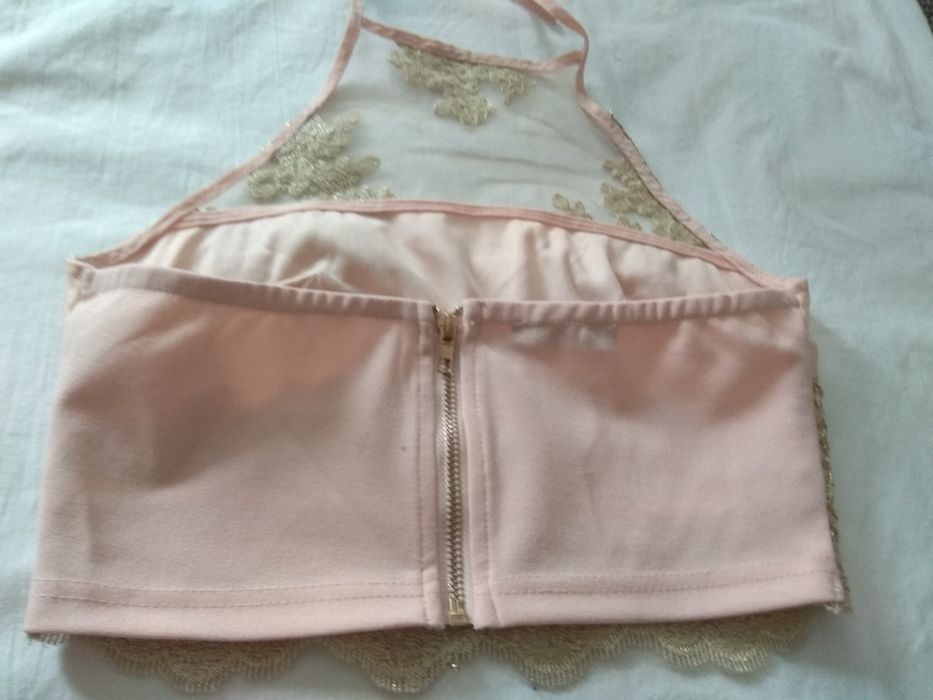 Śliczny crop top s.