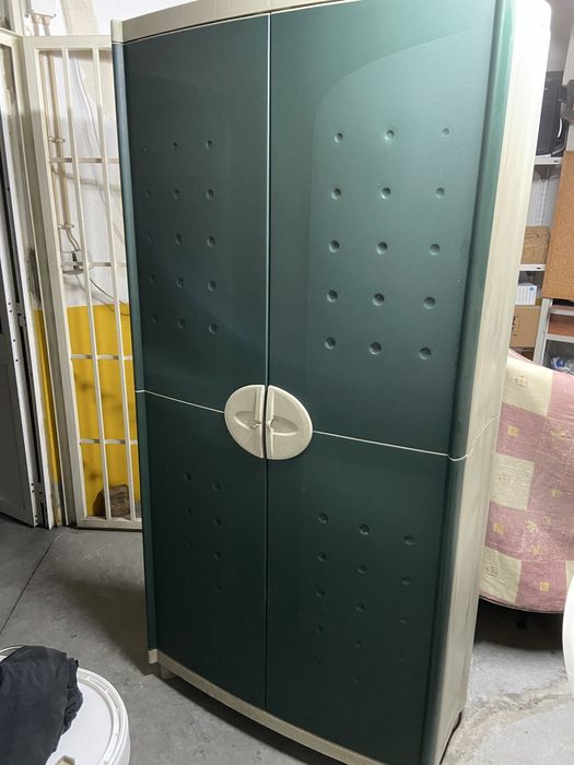 Armario de plastico com 4 parteleiras