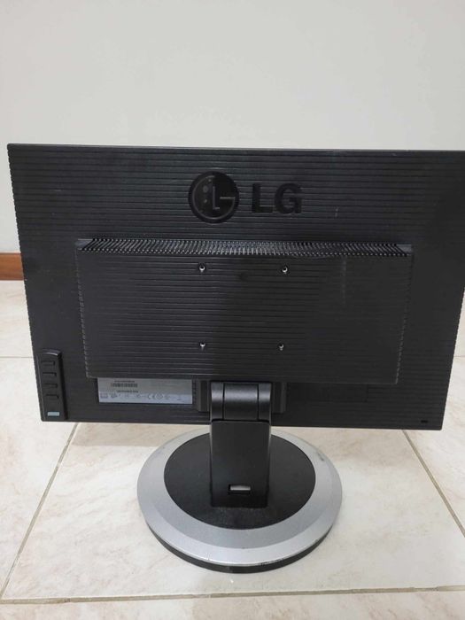 LG Computer Monitor64730212875394122