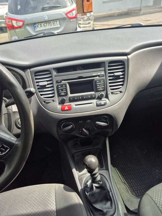 Продам KIA Rio II покоління, 2011 рік — 5300 $