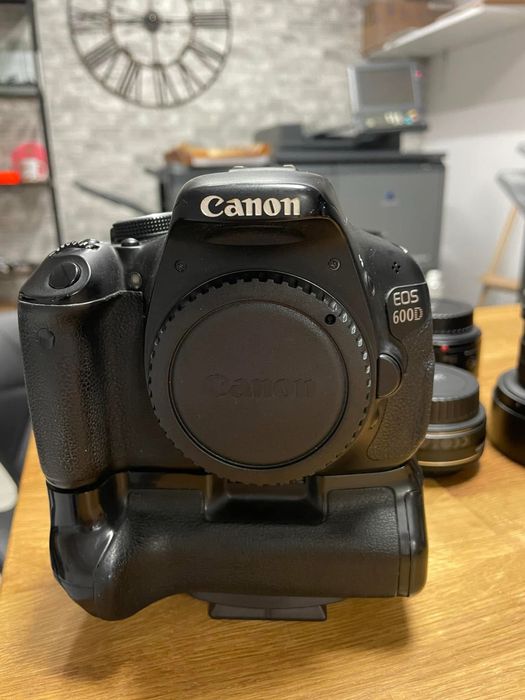 Zestaw fotograficzny Canon EOS 600D i obiektywy