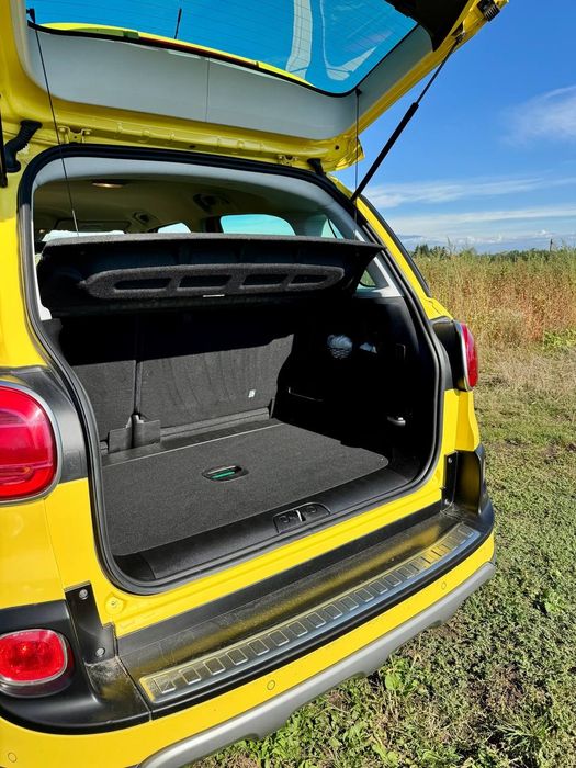 Автомобиль Fiat 500L