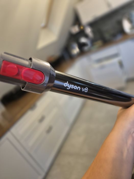 Dyson v8 używany