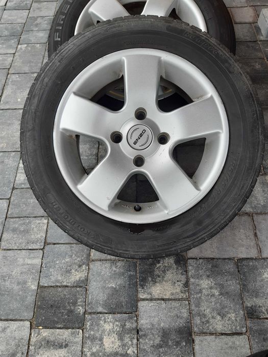 Felgi aluminiowe z oponami