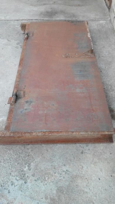 Продаю новую железную дверь