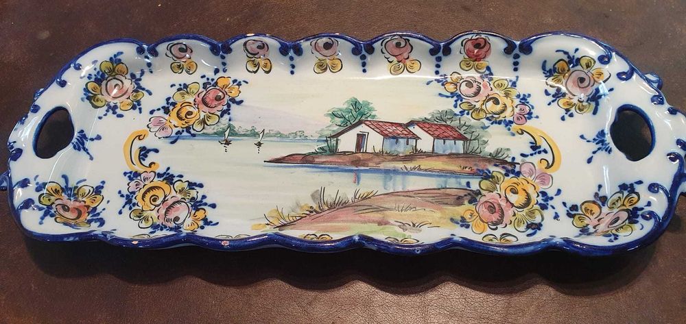 Travessa antiga em porcelana
