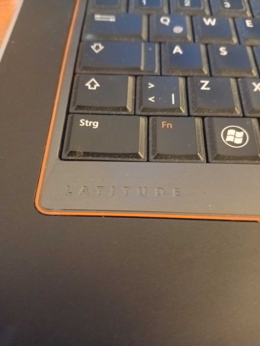 Biznesowy laptop DELL LATITUDE E6420 Windows 10, RAM 4 GB, procesor i5, dysk 250 GB , zasilacz Dell