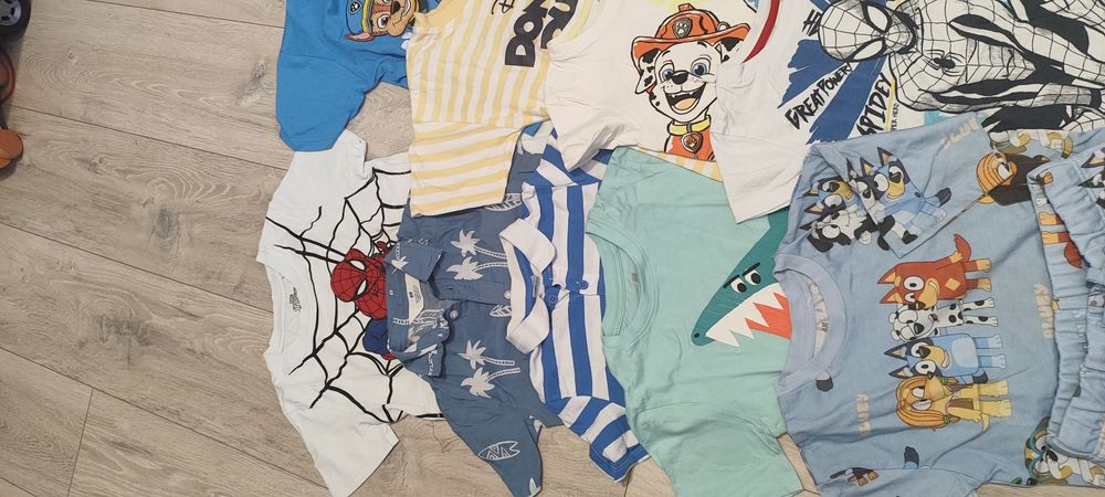 8 koszulek na krótki rękaw dla chłopca+ komplet H&M Bluey