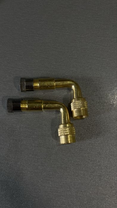 Штуцера перехідники ніпеля  для електросамокатних бещкамерних коліс