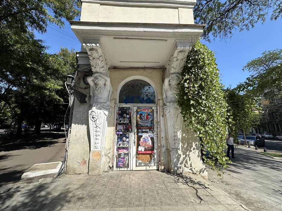 Продажа фасадного помещения в центре города