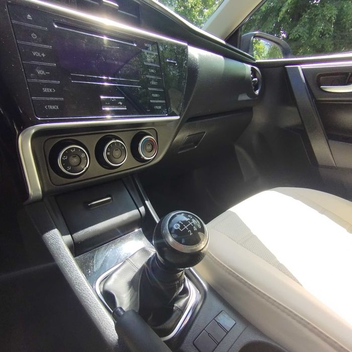 Автомобiль Тойота Корола