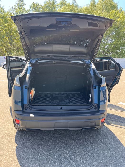 Продаю своє авто Peugeot 3008