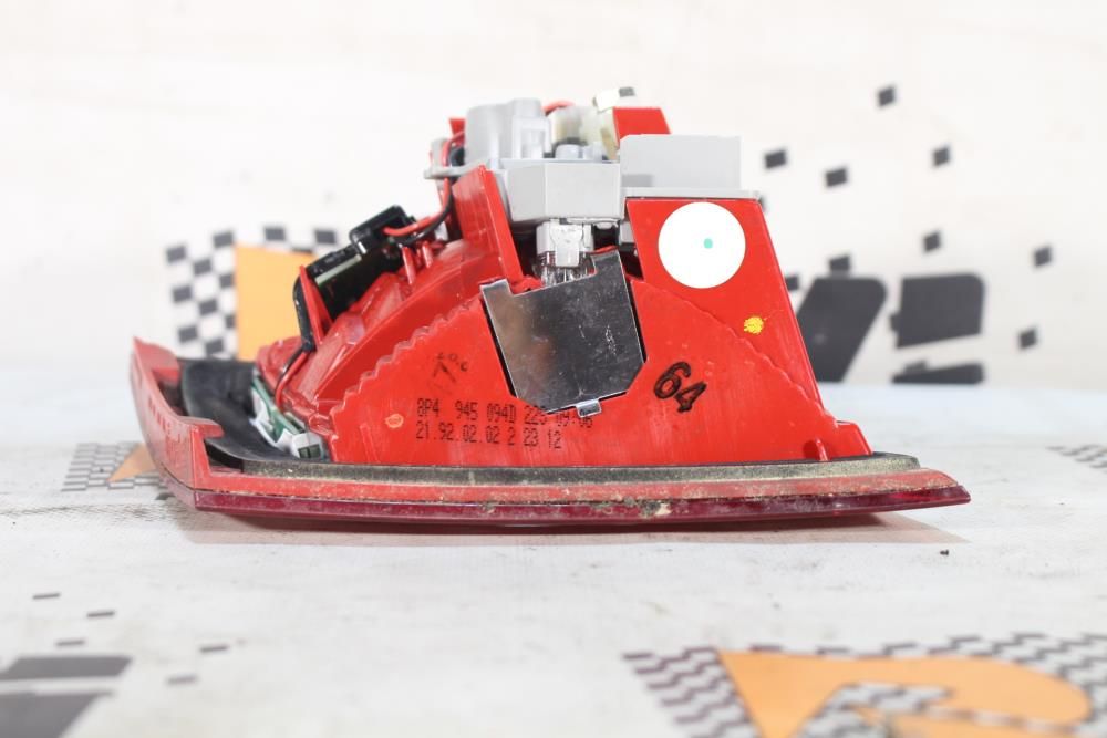 Farolim direito AUDI A3 (8P1)