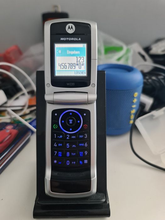 Motorolą W220 kompletny z ładowarką