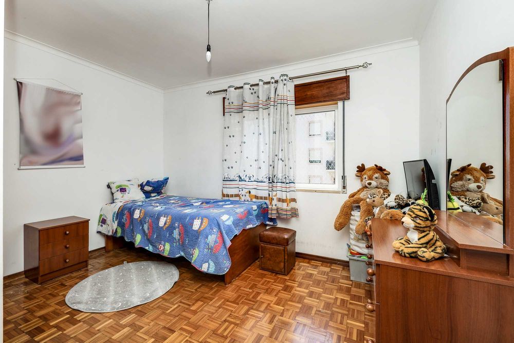 APARTAMENTO T3 VENDA NO CARREGADO PERTO DO OUTLET SHOPPING CAMPERA