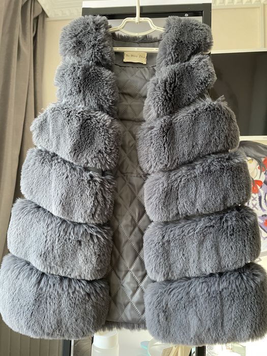 Меховая жилетка полушубок безрукавка з хутра для дівчинки 8-11 років