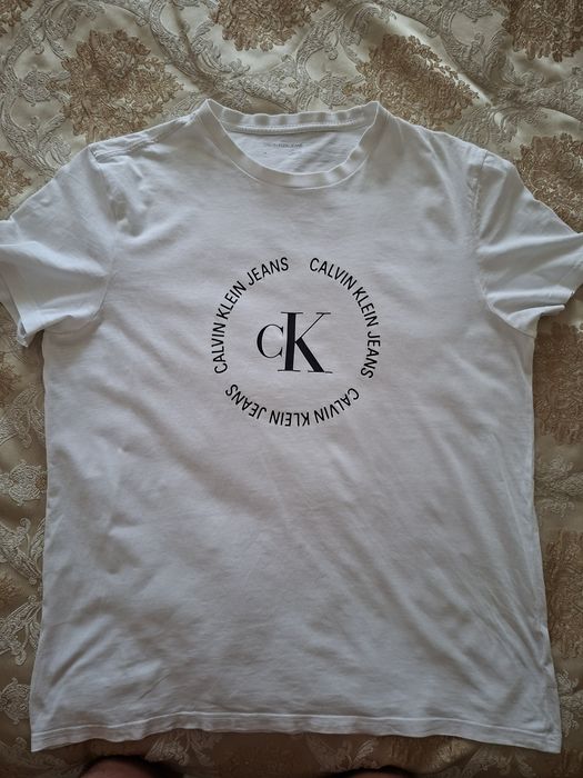 Футболка  Calvin Klein