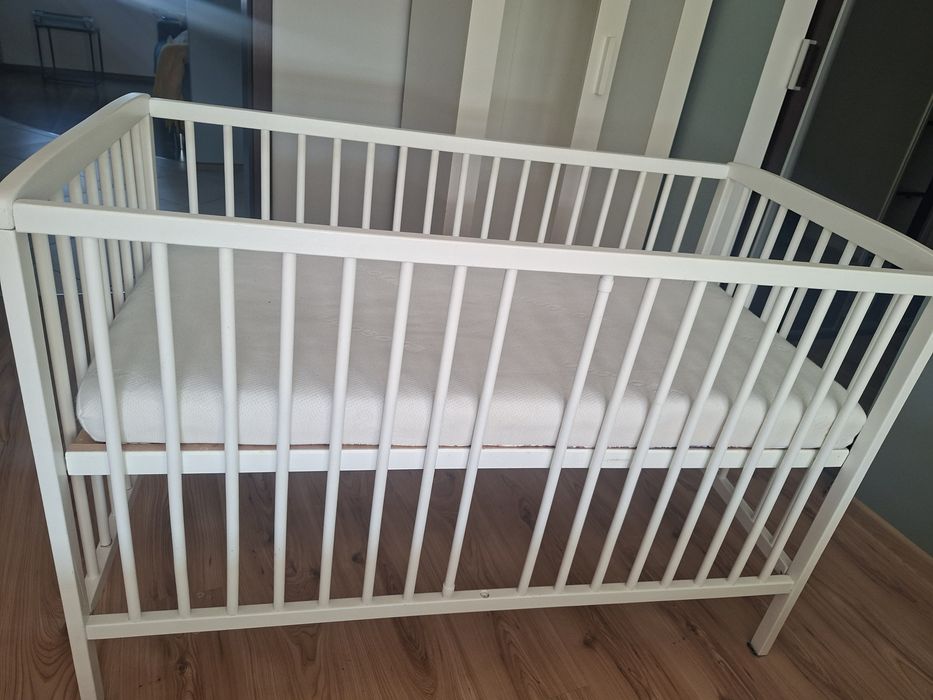 Łóżeczko 120x60 z materacem
