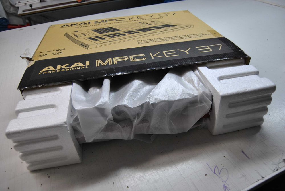 Syntezator Akai MPC Key 37.
